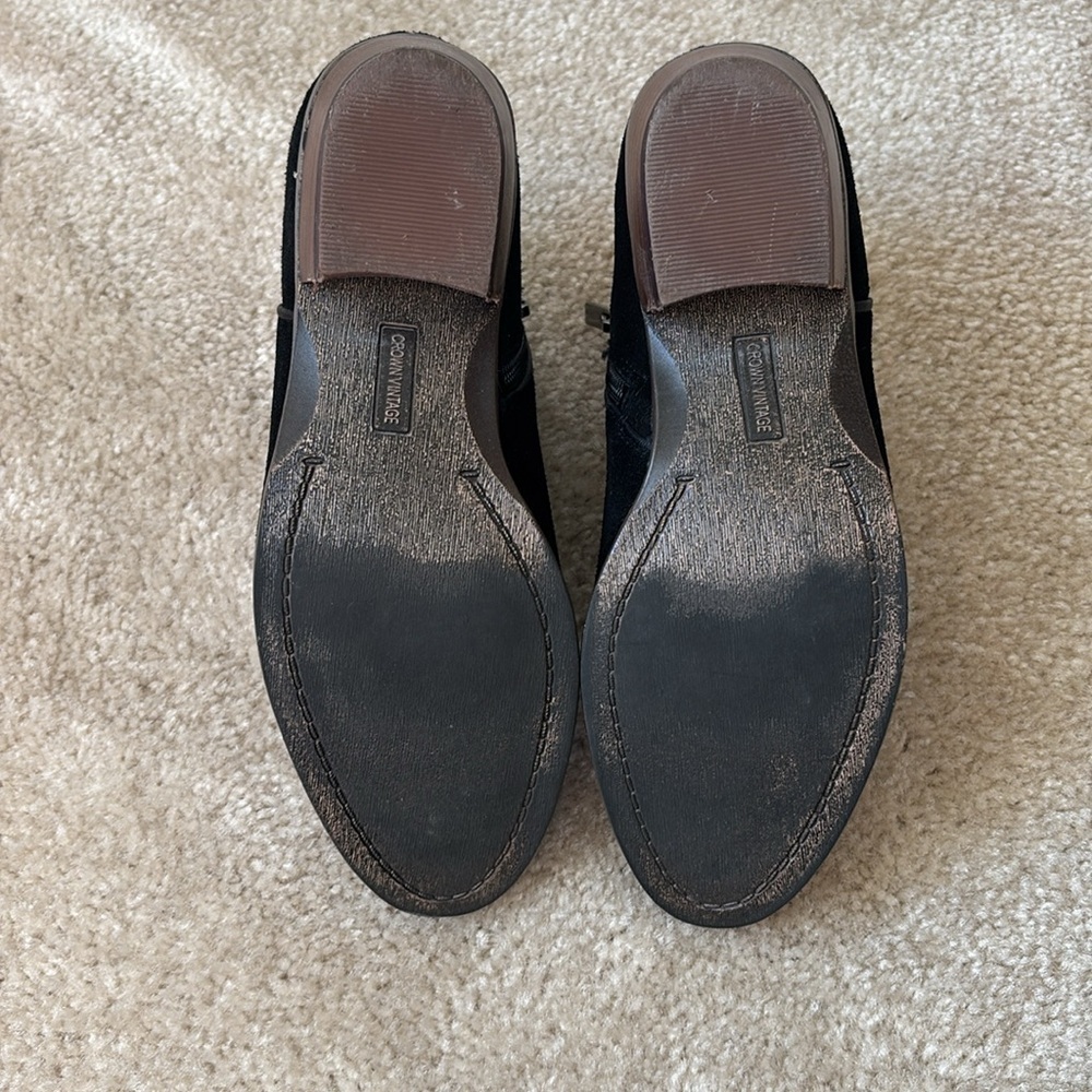 EUC Women’s Black Ankle Bootie Size 6 - Picture 5 of 6